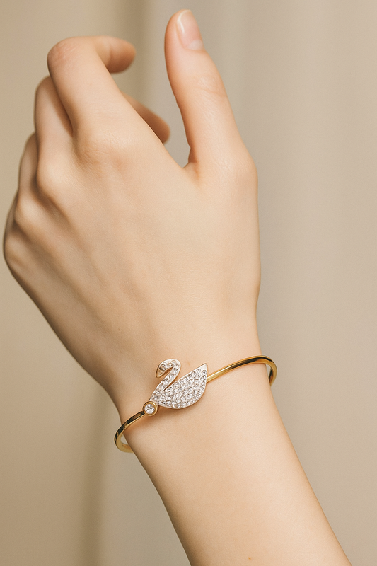 GOLDEN GRACE SWAN BANGLE - White