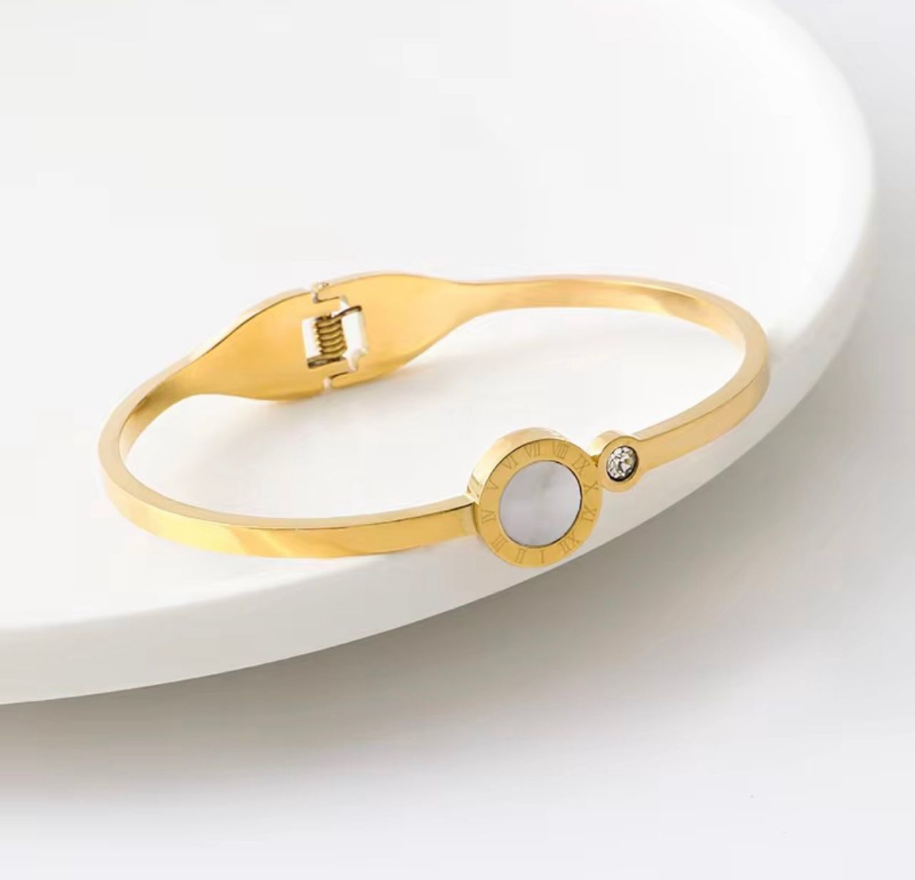 ROMAN IVORY SOLITAIRE BANGLE