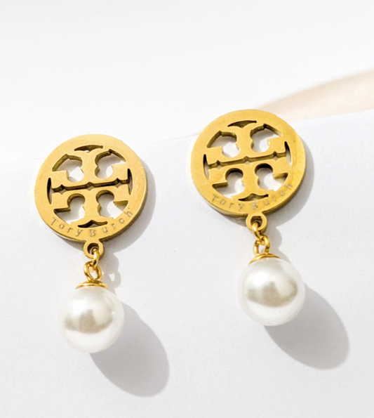 GOLDEN EMBLEM PEARL STUDS