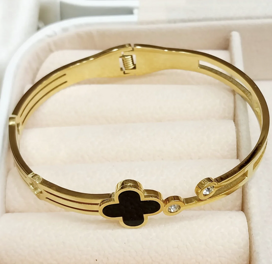 NOIR CLOVER CRYSTAL BANGLE