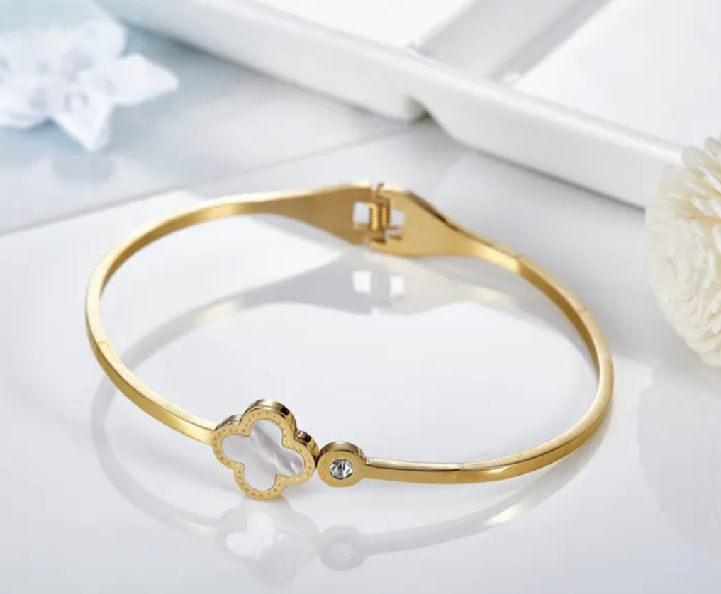 IVORY CLOVER SOLITAIRE BANGLE