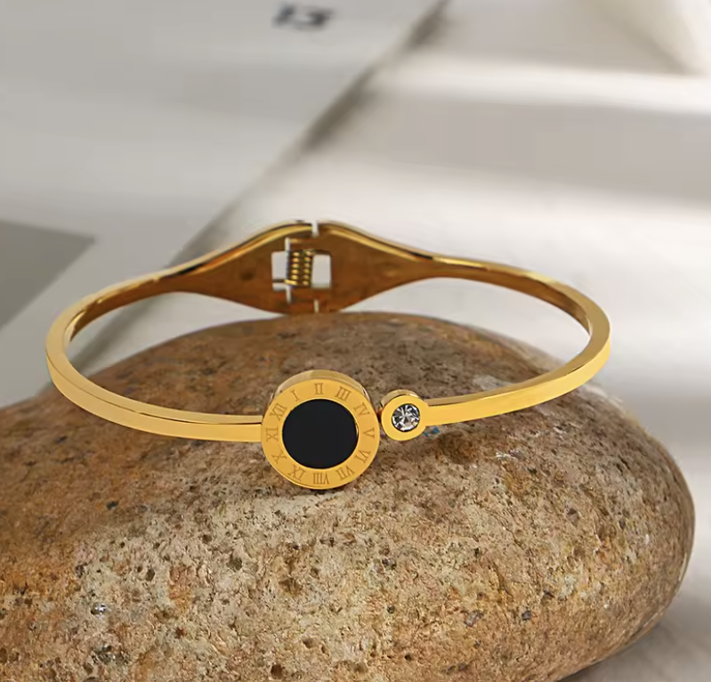 ROMAN NOIR SOLITAIRE BANGLE