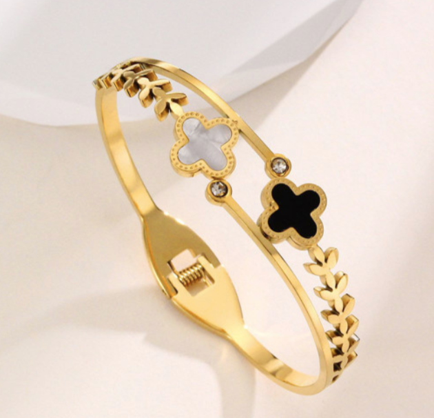 CLOVER HARMONY BANGLE