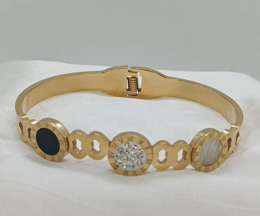 TRIO ROMAN EMBLEM BRACELET