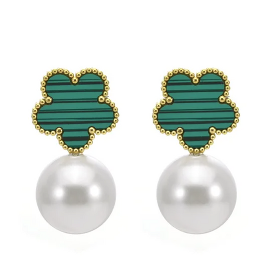 EMERALD CLOVER PEARL STUDS