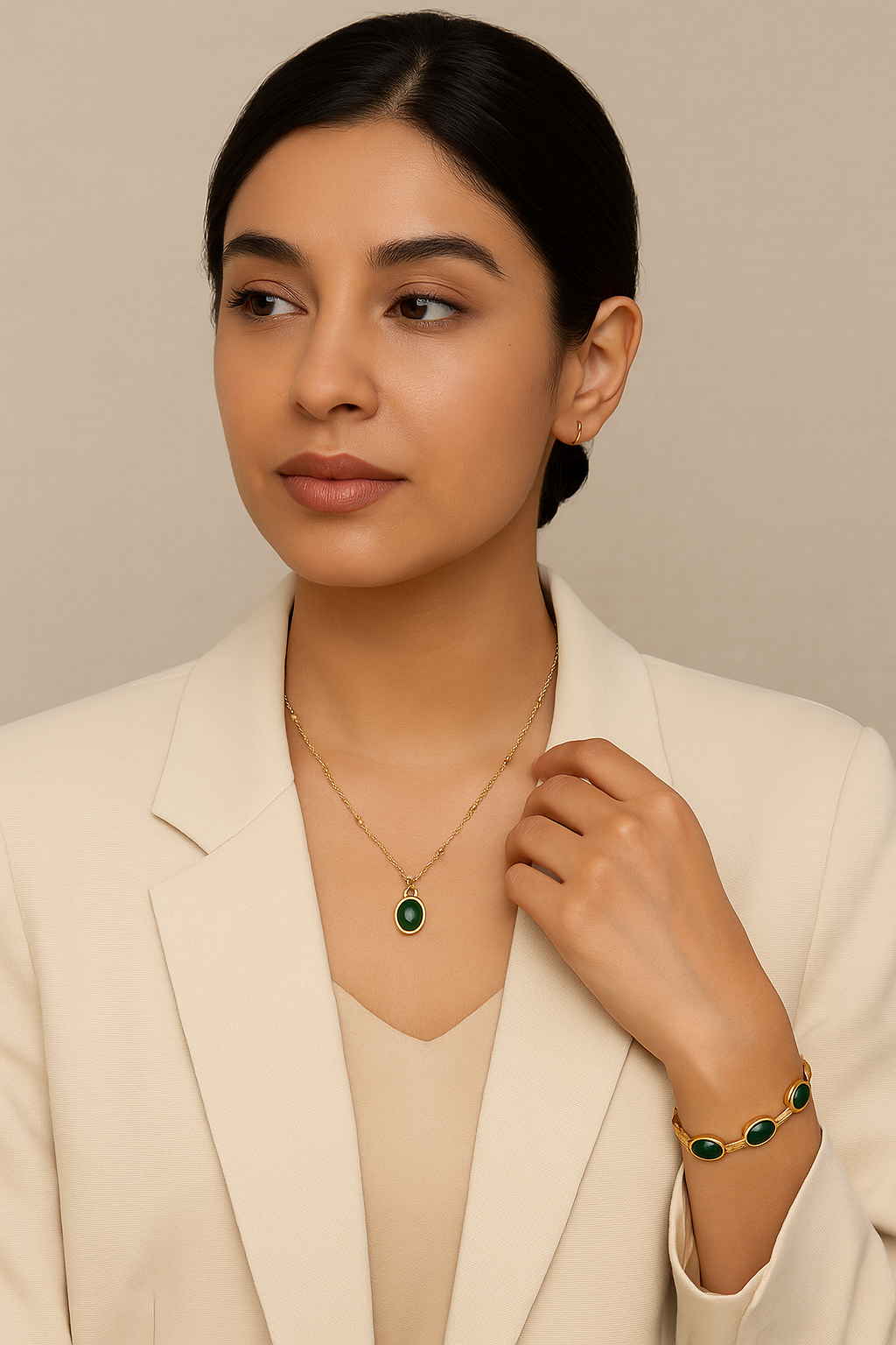 EMERALD GLOW PENDENT