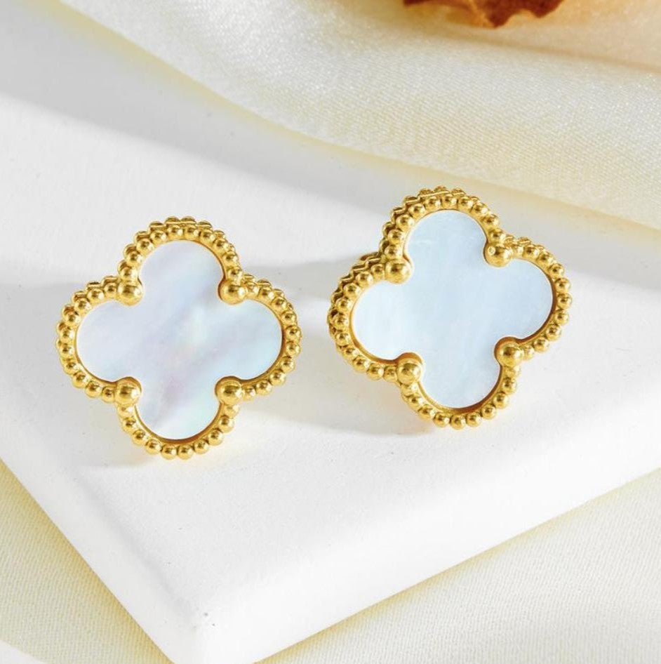 WHITE BLOSSOM STUDS