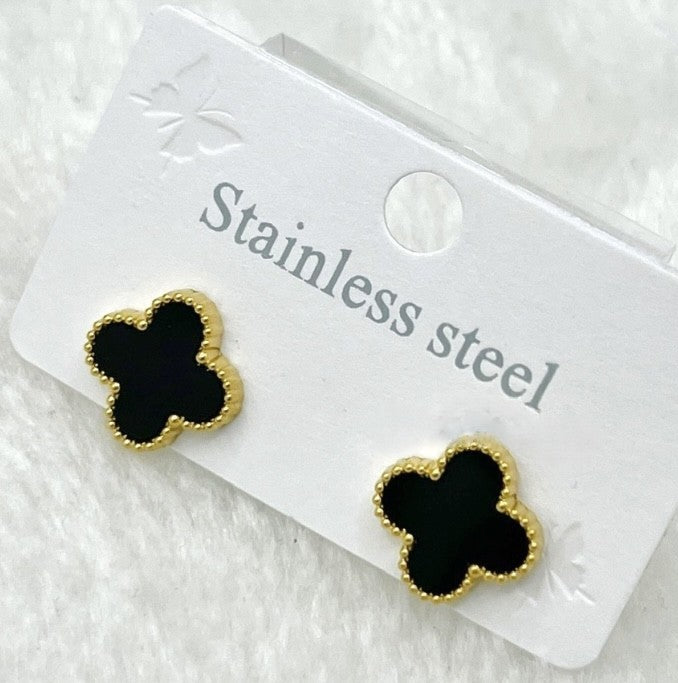 NOIR BLOSSOM STUDS
