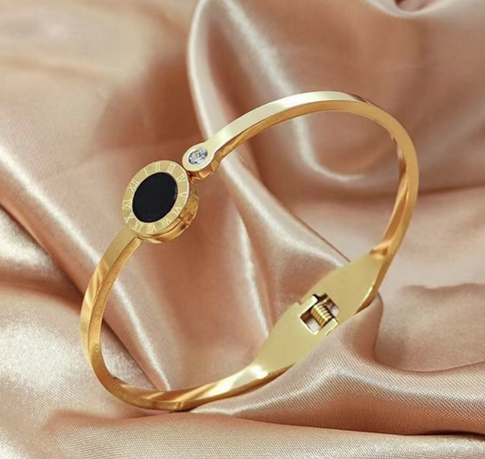 ROMAN NOIR SOLITAIRE BANGLE
