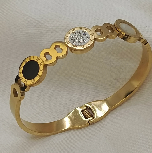 TRIO ROMAN EMBLEM BRACELET