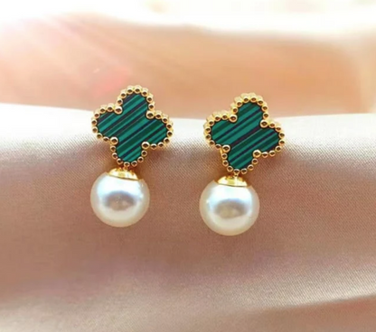 EMERALD CLOVER PEARL STUDS