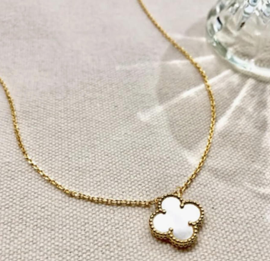 IVORY CLOVER PENDANT