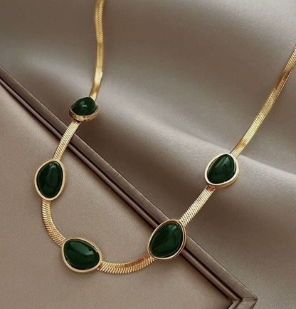 EMERALD ESSENCE NECKLACE