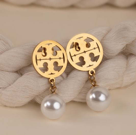 GOLDEN EMBLEM PEARL STUDS