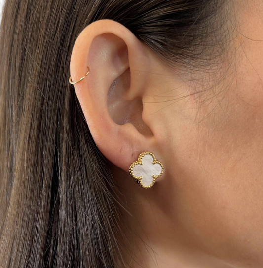 WHITE BLOSSOM STUDS