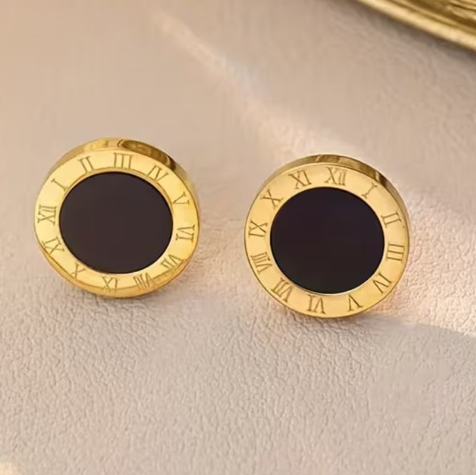 ROMAN NOIR CLASSIC STUDS